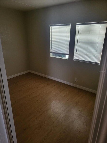 Building Photo - 1634 Dolphin Dr