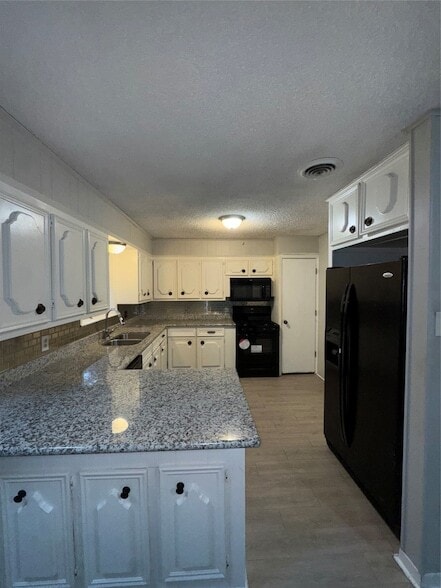 Building Photo - 5717 Woodrow St