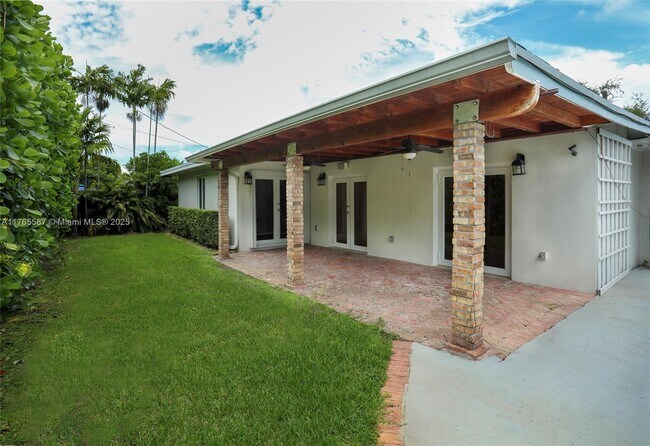 Building Photo - 8870 SW 86th St
