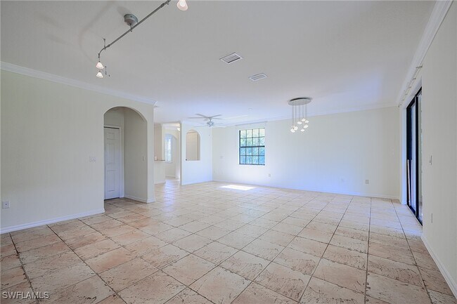 Building Photo - 15056 Summit Pl Cir