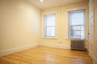 Building Photo - 74 Phillips St