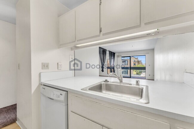 Building Photo - 1771 Broadway St