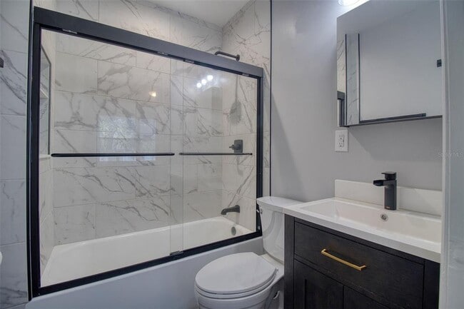 Building Photo - 675 16th Ave S