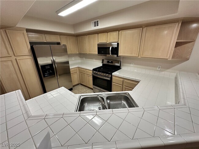 Building Photo - 3604 Monarcas St