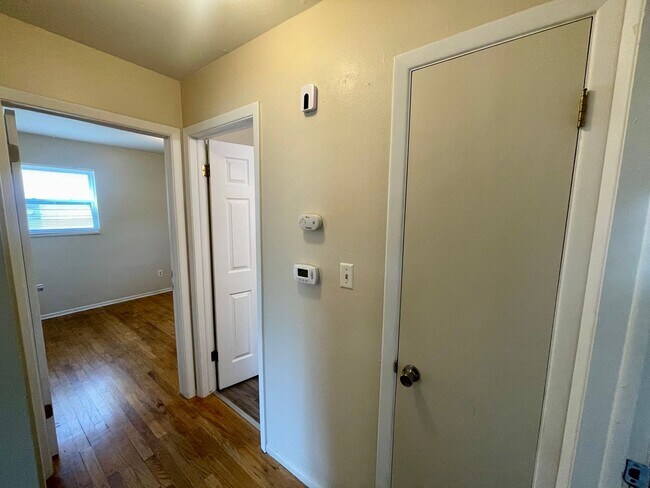 Building Photo - Charming 3 Bed, 2 Bath Home Near CSU & Old Town Fort Collins!