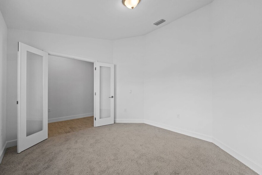 Building Photo - 2801 50th St SW