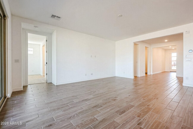 Building Photo - 14766 West Honeysuckle Dr