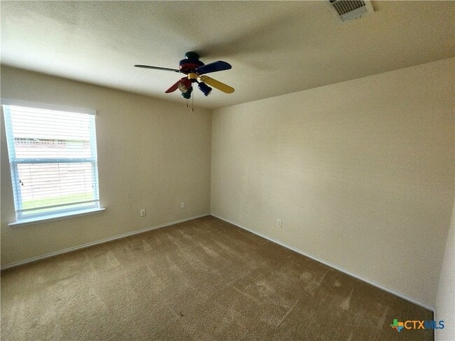 Building Photo - 105 E Great Plains Trail