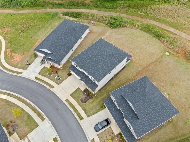 Building Photo - 5911 Green Ash Ct