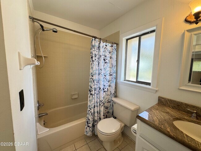 Building Photo - 1916 Seclusion Dr