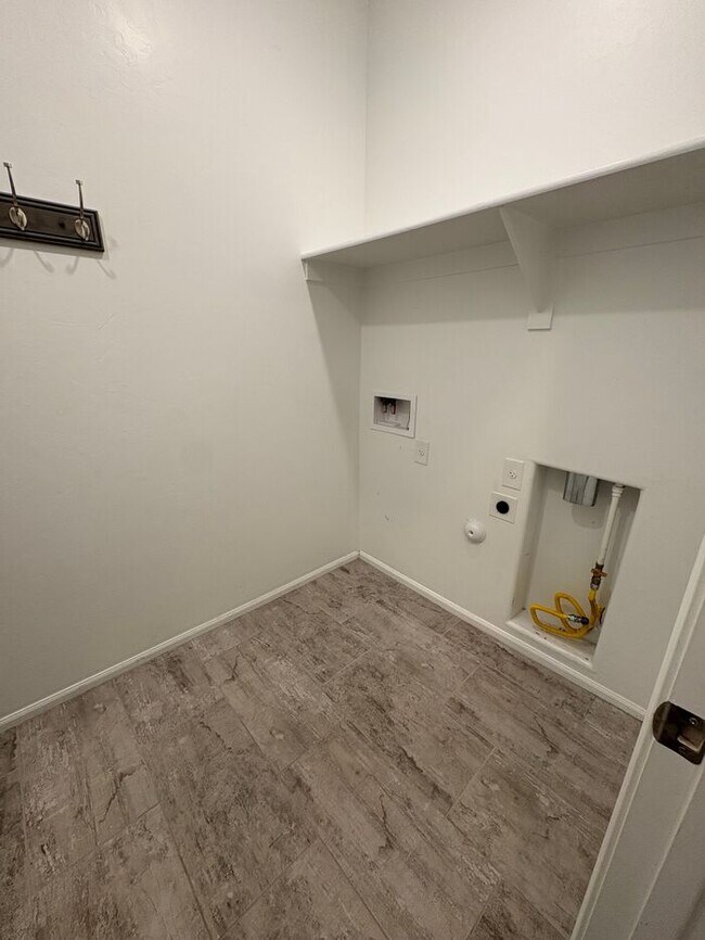 Building Photo - SAGUARO TRAILS 2bd PLUS DEN and 2ba HOME AVAILABLE NOW!!