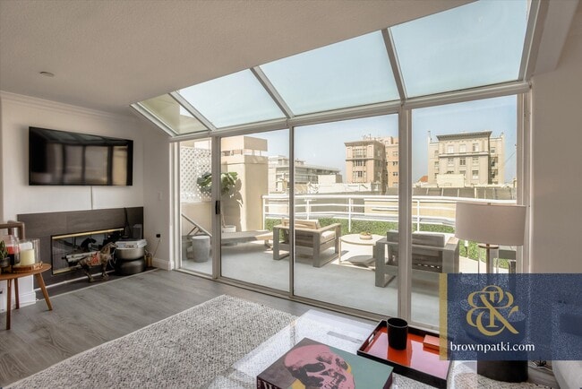 Building Photo - 2016 Pacific Ave