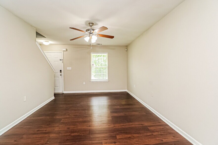 Building Photo - 1742 Eastway Dr