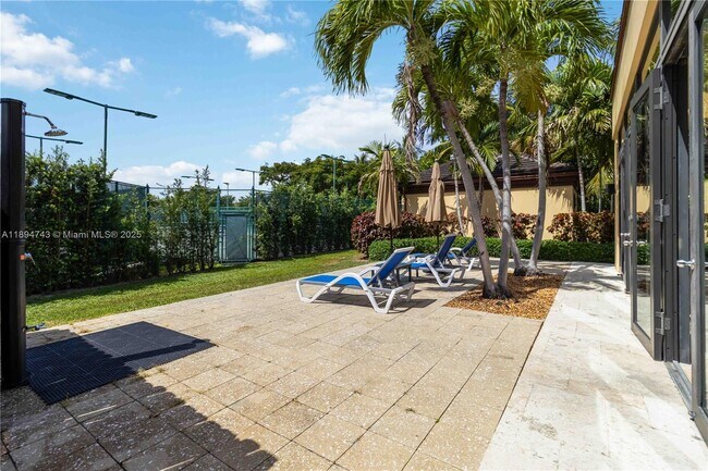 Building Photo - 3023 NE Quayside Ln