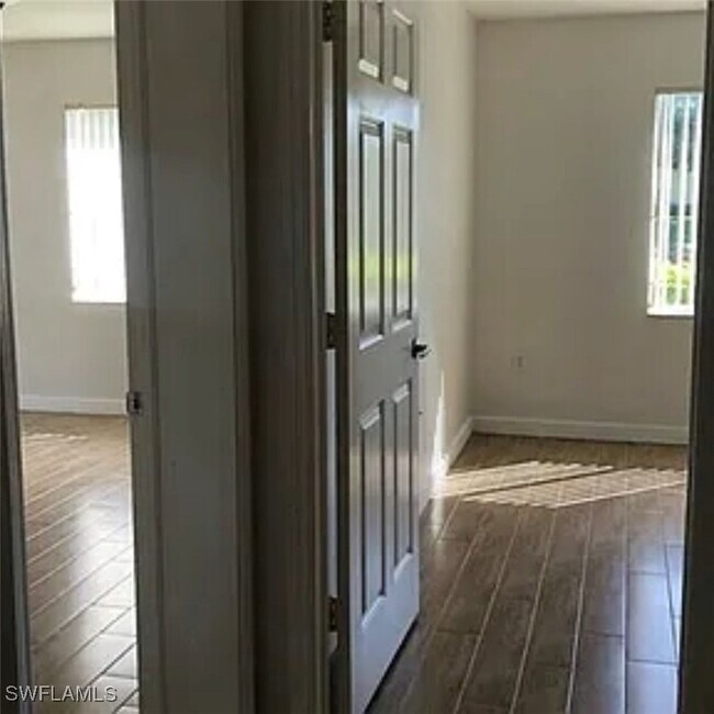 Building Photo - 8304 Key Royal Cir