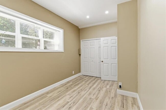 Building Photo - 3268 Briarwood Blvd