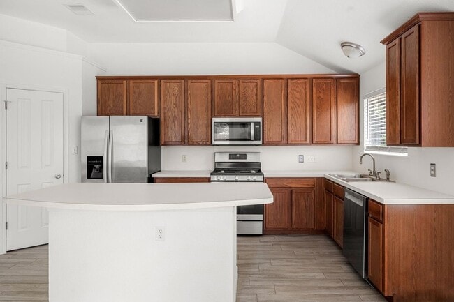 Building Photo - 5900 Taylorcrest Dr