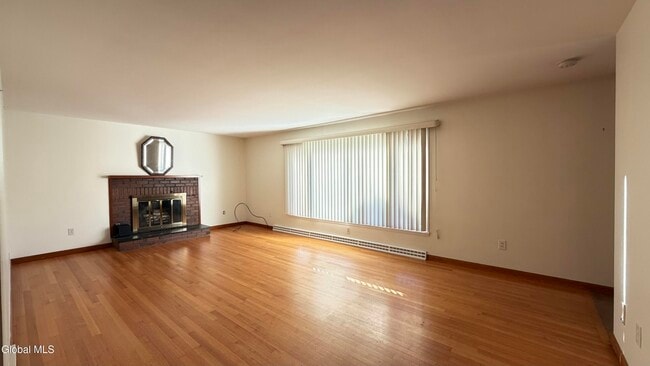 Building Photo - 275 Bloomingrove Dr