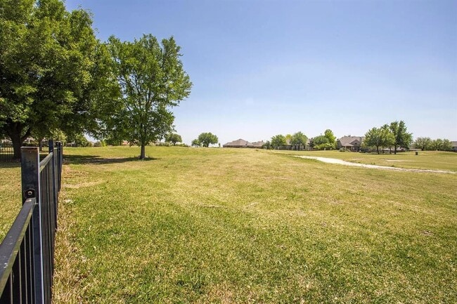 Building Photo - 2713 Butler National Dr