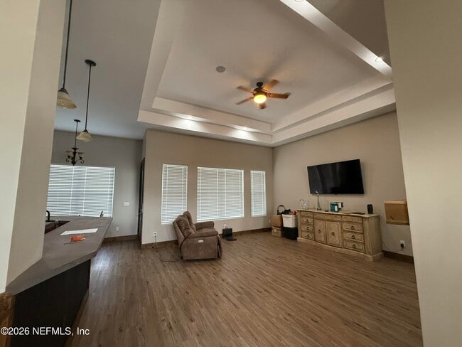 Building Photo - 10933 N Runway Cir