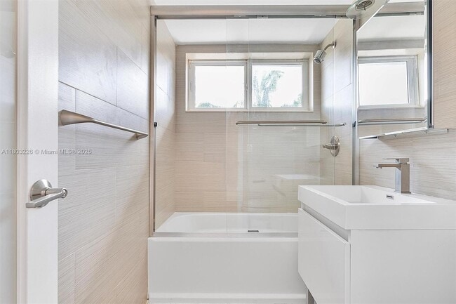 Building Photo - RIVER BAY PARK