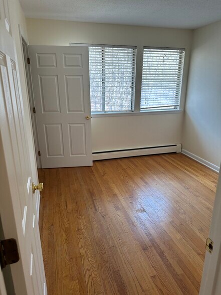 Building Photo - 121 New Britain Ave