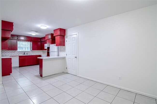Building Photo - 604 Hayman St