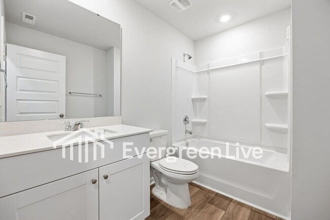 Building Photo - 1715 King Oaks Lp