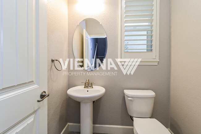 Building Photo - 400 Dormarin Pl