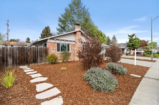 Primary Photo - 130 Kittoe Dr