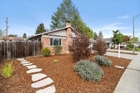 Building Photo - 130 Kittoe Dr