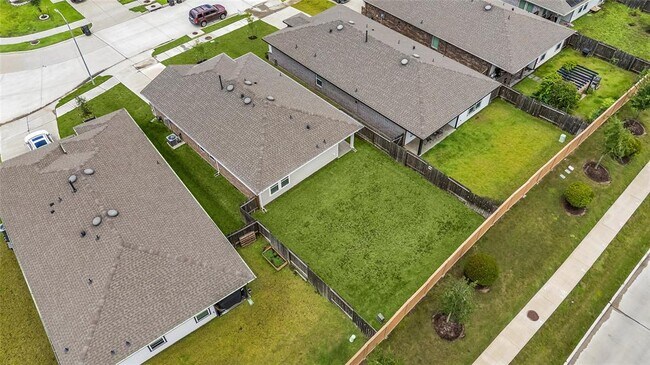 Building Photo - 19031 Drayton Vlg Trce