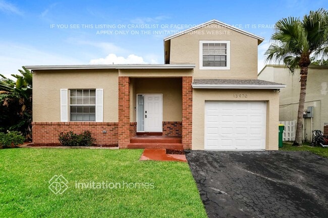 Building Photo - 13970 Langley Pl
