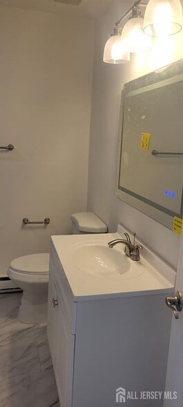 Building Photo - 358 Raritan St