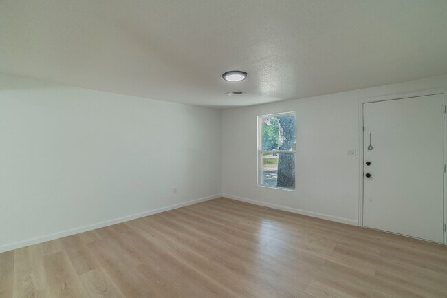 Building Photo - Stylishly Renovated 3-Bedroom Home in Arli...