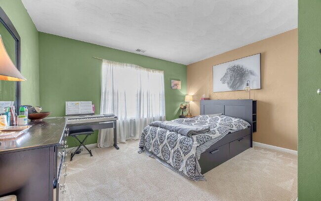 Building Photo - Waterfront Rental