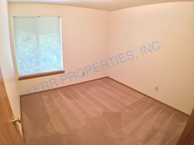 Building Photo - FREE RENT! Modern 2-Bed, 2-Bath Multiplex ...