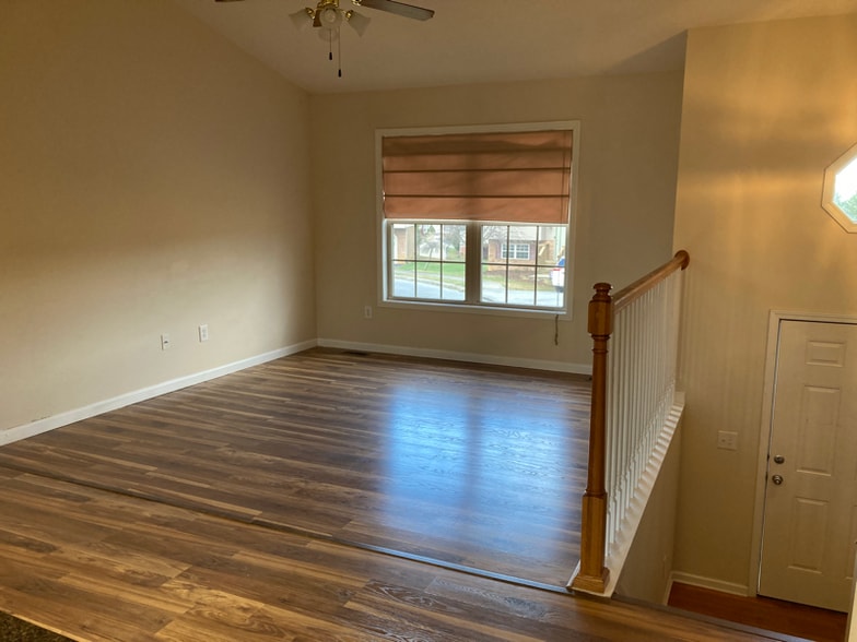 Building Photo - 111 Mountain Creek Ct