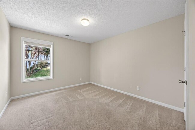 Building Photo - 760 Franklin Mill Trace