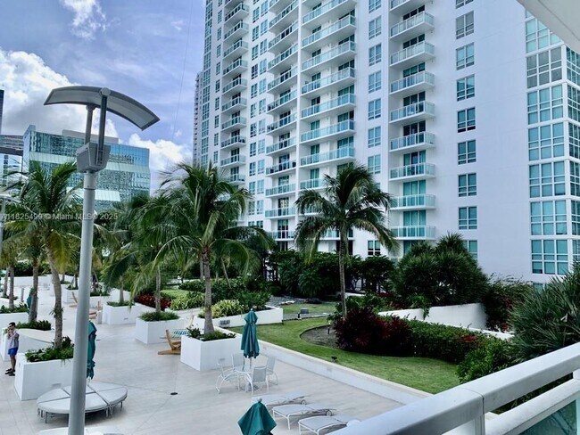Building Photo - 951 Brickell Ave
