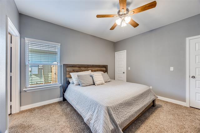 Building Photo - 1429 E Odneal St