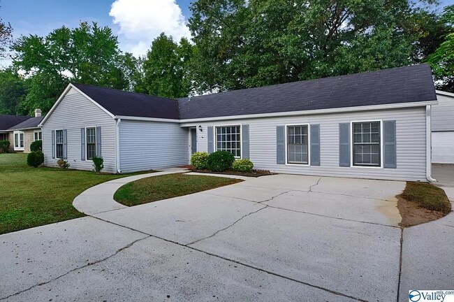 Building Photo - 13010 Coys Dr SE