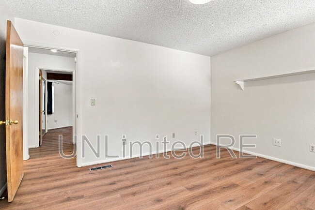 Building Photo - 1410 Inverrary Way