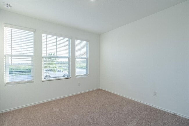Building Photo - 240 Sambre St