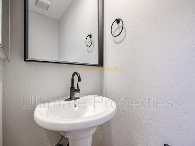 Building Photo - 10033 N 55th Pl