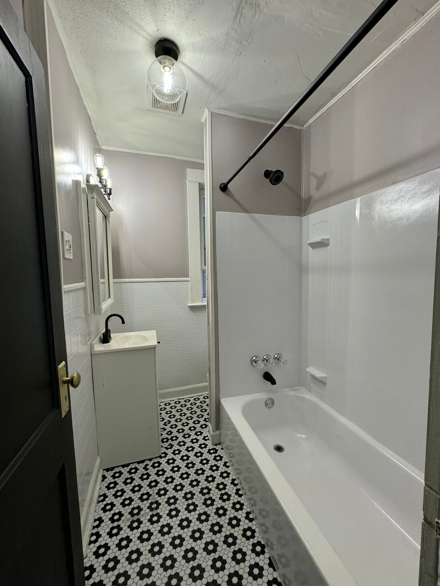 Building Photo - 3926 Utah St