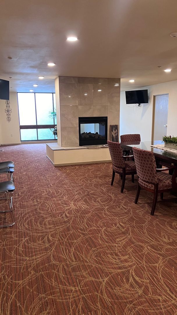 Building Photo - Half Off First Months Rent in Davenport!