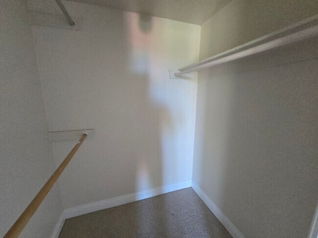 Building Photo - 4705 Kester Ave