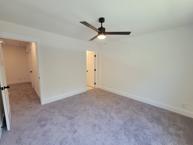 Building Photo - 312 Front Rdg Cir