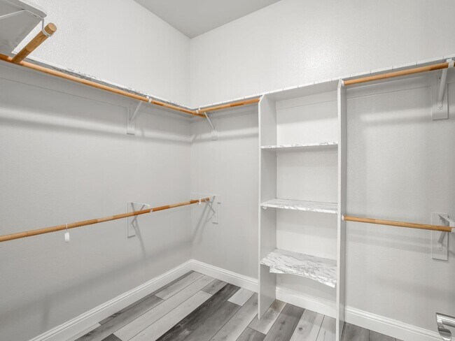 Building Photo - Beautifully Updated 4 Bedroom, 2.5 Bath in North Fresno